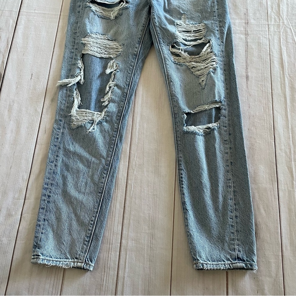 American Eagle Highest Rise Mom Jeans Women’s 00 Blue Distressed Ripped Comfort - Picture 4 of 14